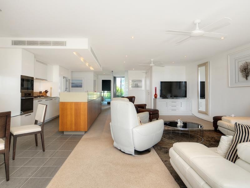 323 Bayview Street, Hollywell QLD 4216