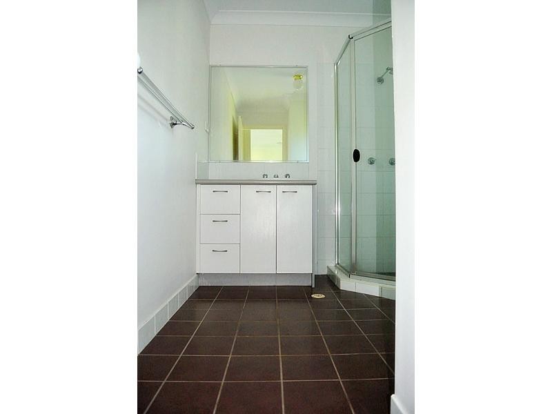 34-42 University Drive, Meadowbrook QLD 4131