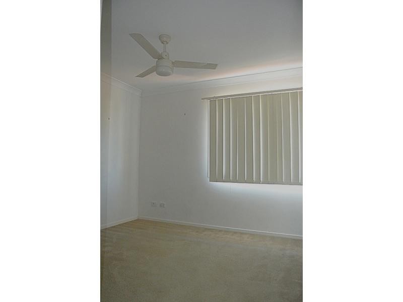 34-42 University Drive, Meadowbrook QLD 4131