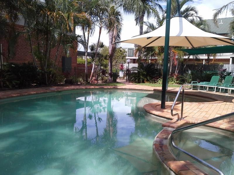 7 Santa Cruz Blvd, Clear Island Waters QLD 4226