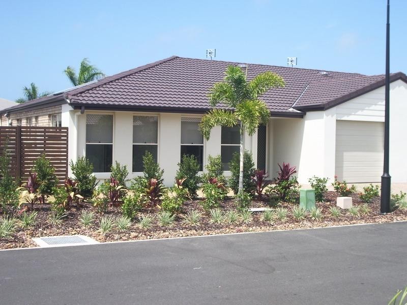 230 Pulgul St, Urangan QLD 4655