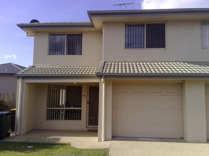 96 Johnston Street, Carina QLD 4152