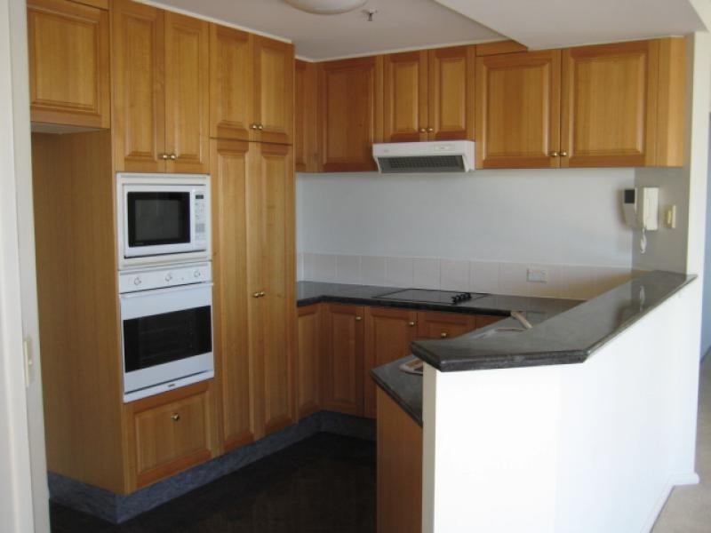 8 Goodwin Street, Kangaroo Point QLD 4169