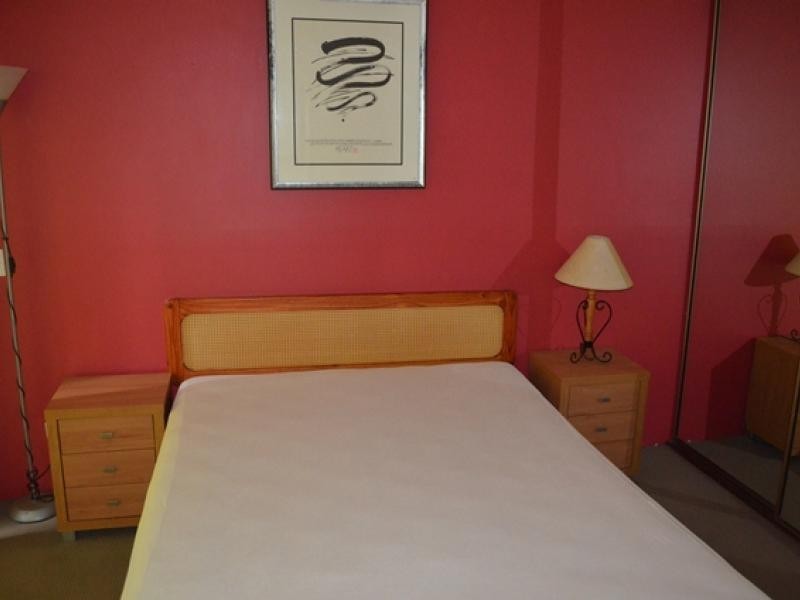 38 Enderley Ave, Surfers Paradise QLD 4217