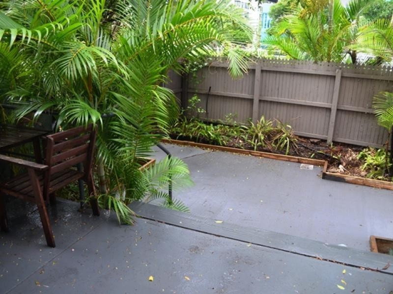 38 Enderley Ave, Surfers Paradise QLD 4217