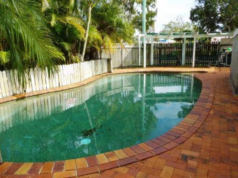 4 Pilot, Urangan QLD 4655