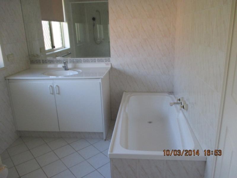 32 RIVERVIEW ROAD, Nerang QLD 4211