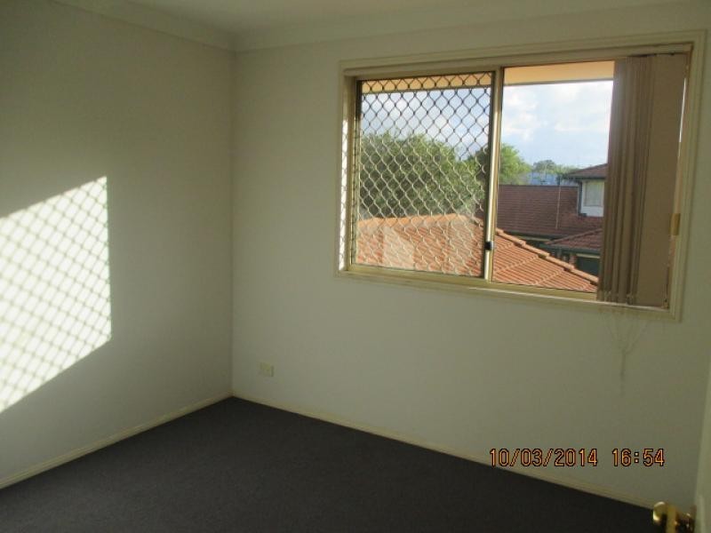 32 RIVERVIEW ROAD, Nerang QLD 4211