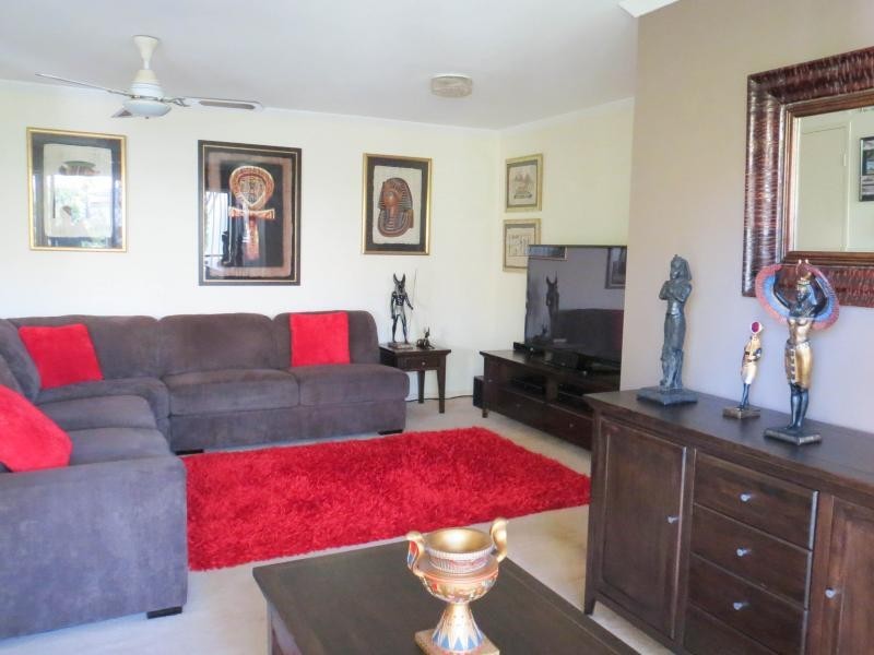 111 Markeri Street, Mermaid Waters QLD 4218