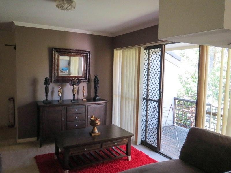 111 Markeri Street, Mermaid Waters QLD 4218