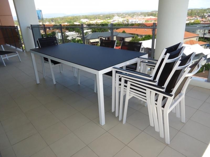 53 Darrambal, Chevron Island QLD 4217