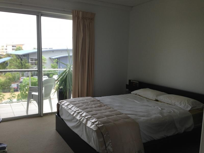 98 University Drive, Varsity Lakes QLD 4227