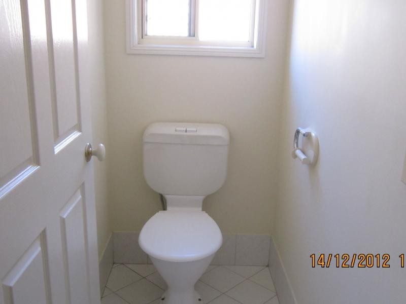 32 RIVERVIEW ROAD, Nerang QLD 4211