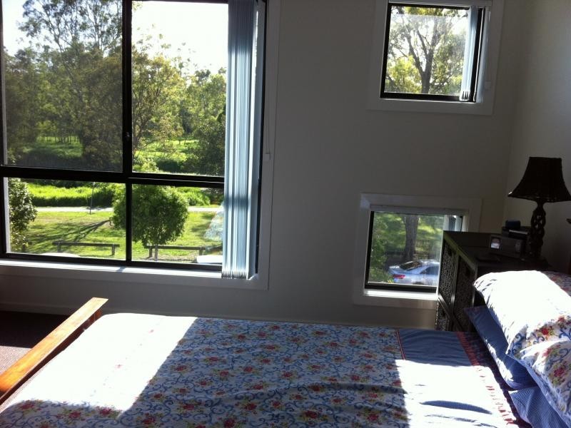 16 Surbiton Court, Carindale QLD 4152