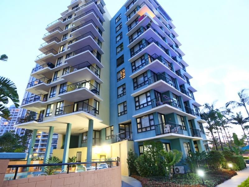 32 Surf Parade, Broadbeach QLD 4218