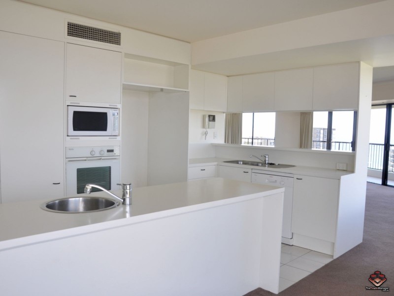 24 Breaker Street, Main Beach QLD 4217