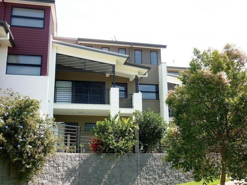 16 Surbiton Court, Carindale QLD 4152