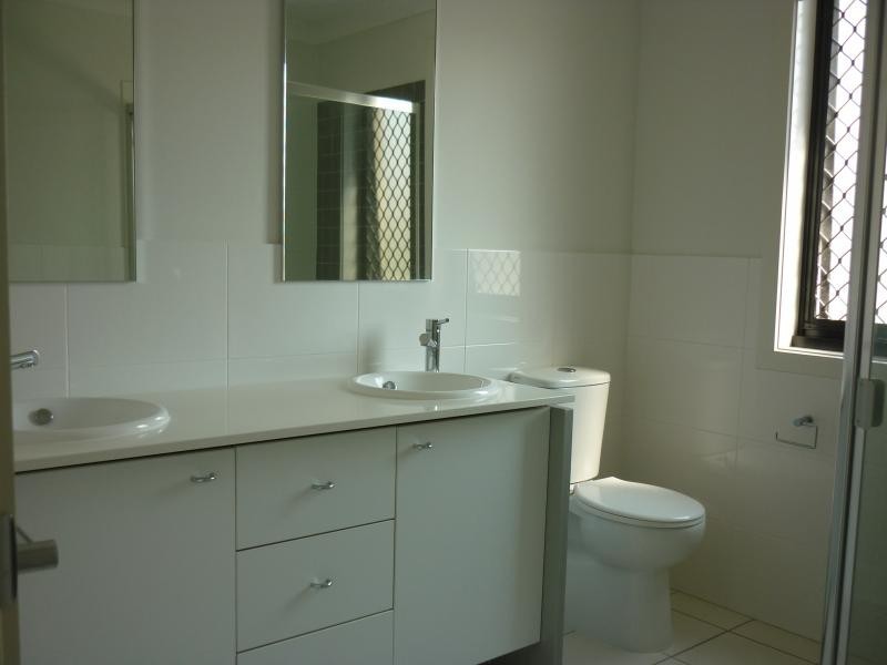 16 Surbiton Court, Carindale QLD 4152