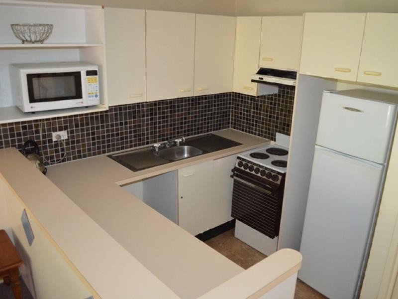 38 Enderley Ave, Surfers Paradise QLD 4217