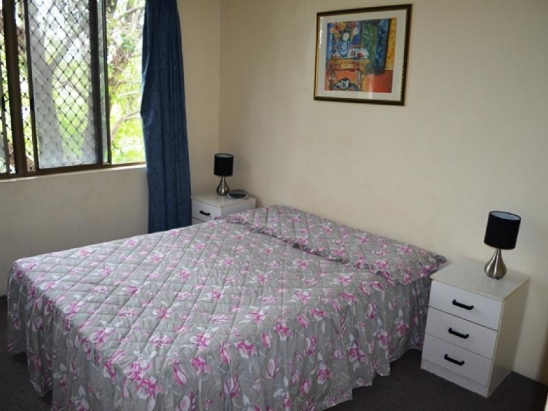 38 Enderley Ave, Surfers Paradise QLD 4217