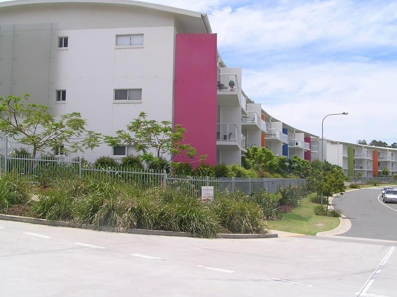 98 University Drive, Varsity Lakes QLD 4227