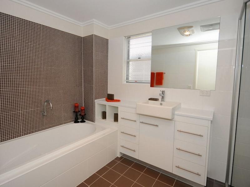 230 Pulgul St, Urangan QLD 4655