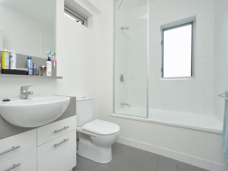 28 Masters St, Newstead QLD 4006