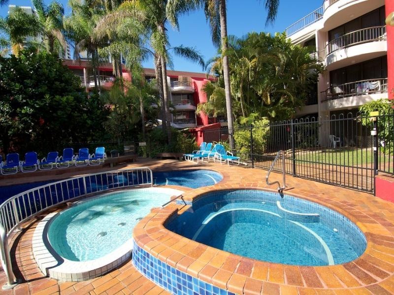 38 Enderley Ave, Surfers Paradise QLD 4217