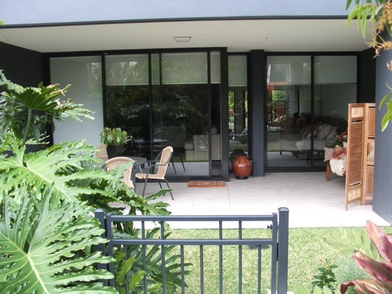 10 Pidgeon Close, West End QLD 4101