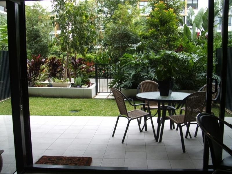 10 Pidgeon Close, West End QLD 4101