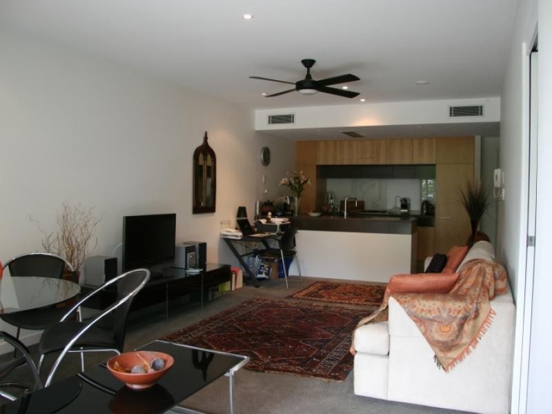 10 Pidgeon Close, West End QLD 4101