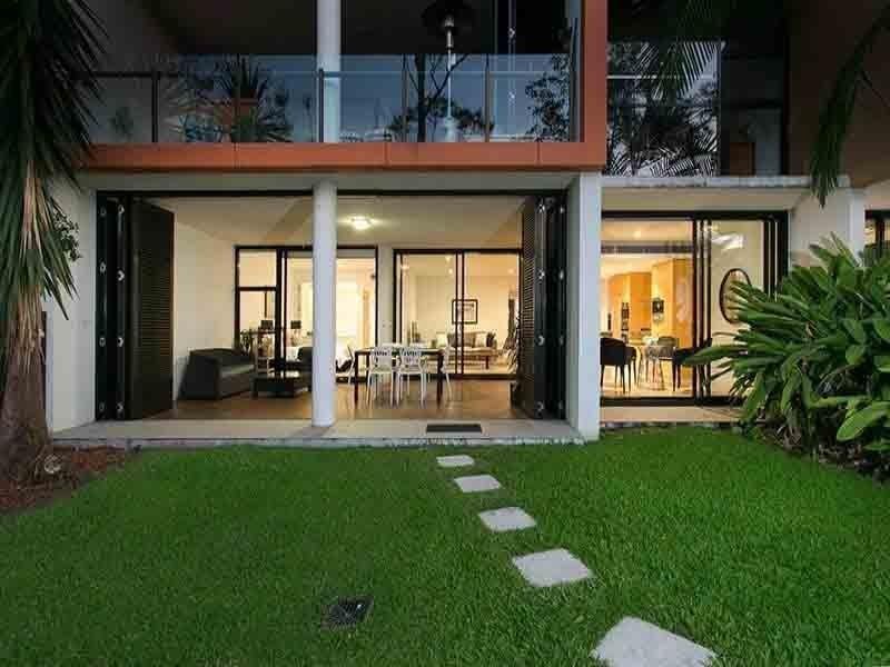 10 Pidgeon Close, West End QLD 4101