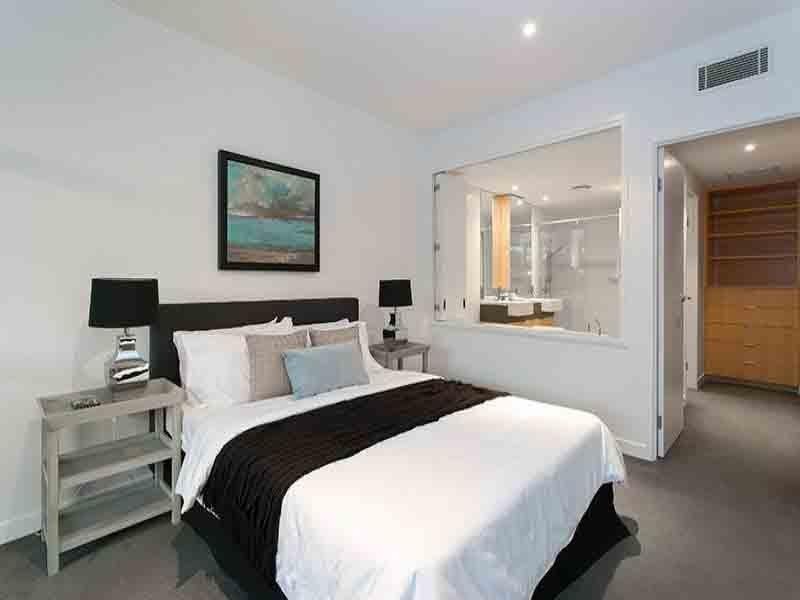 10 Pidgeon Close, West End QLD 4101