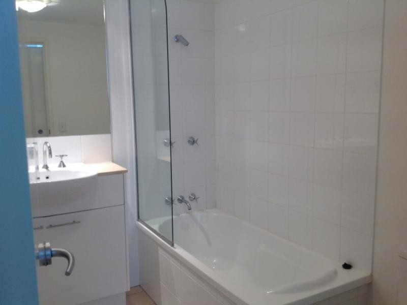 98 University Drive, Varsity Lakes QLD 4227
