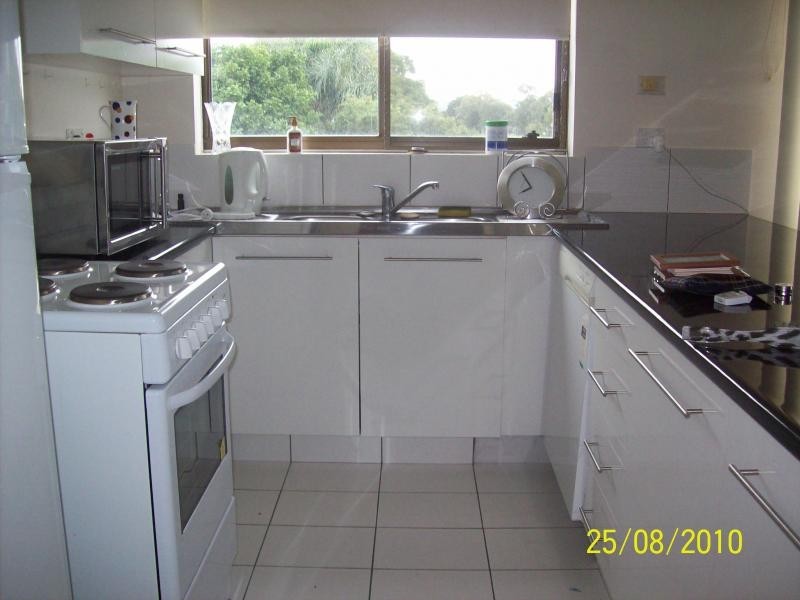 13 FAIRWAY DRIVE, Clear Island Waters QLD 4226