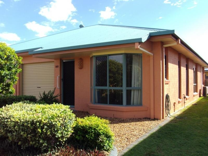 40 Lakeside Crescent, Currimundi QLD 4551