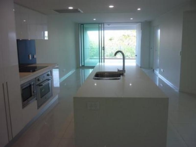 85 Marine Parade, Redcliffe QLD 4020