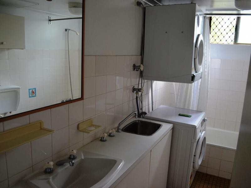 38 Enderley Ave, Surfers Paradise QLD 4217