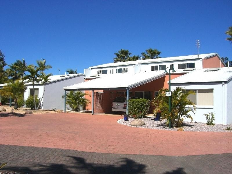 1 Ibis Boulevard, Eli Waters QLD 4655
