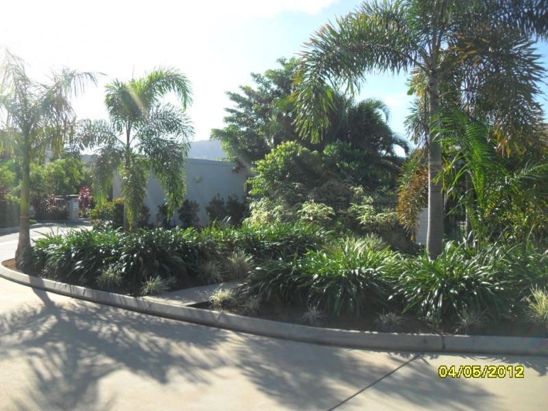 434-446 Kamerunga Rd, Redlynch QLD 4870
