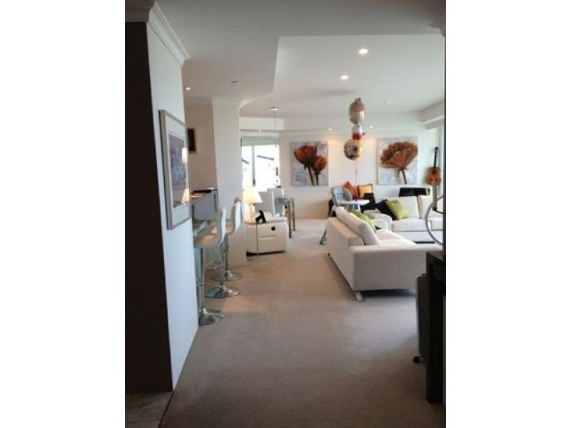 75 Brighton Pde, Southport QLD 4215