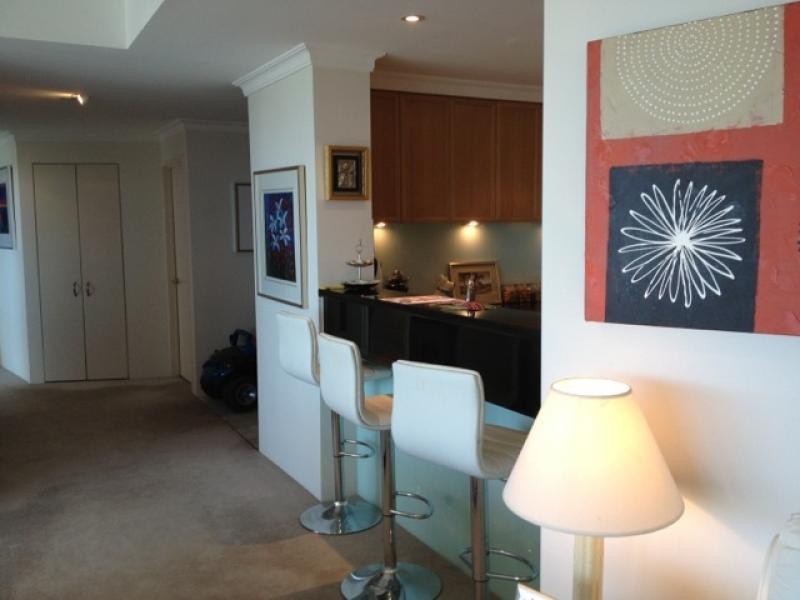 75 Brighton Pde, Southport QLD 4215