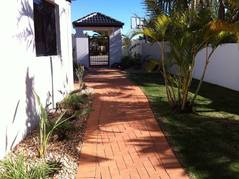Sovereign Islands QLD 4216