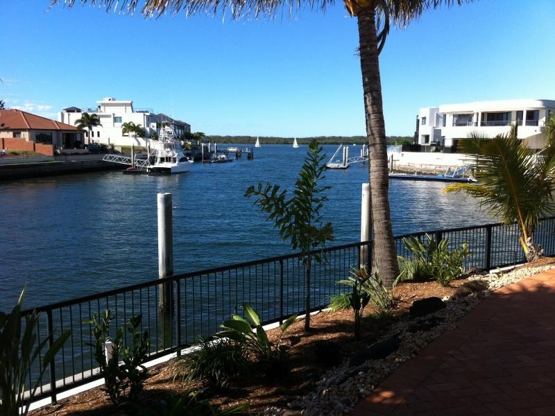 Sovereign Islands QLD 4216
