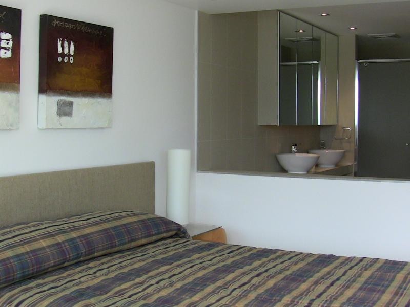 53 Darrambal, Chevron Island QLD 4217