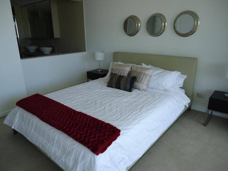 53 Darrambal, Chevron Island QLD 4217