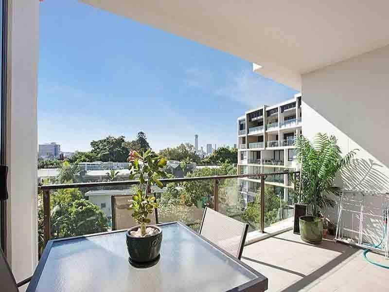 10 Pidgeon Close, West End QLD 4101