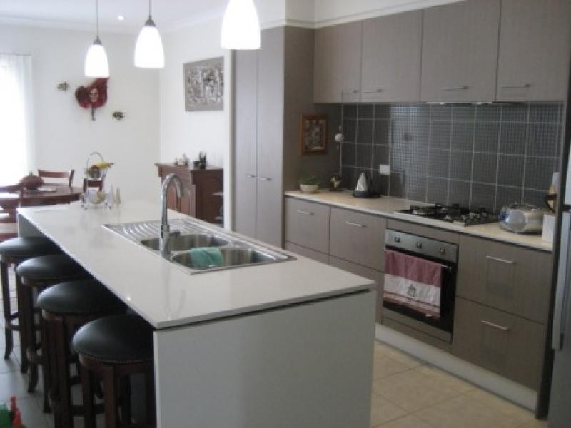 16 Surbiton Court, Carindale QLD 4152