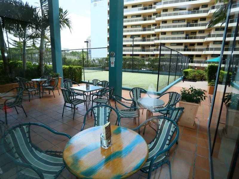 32 Surf Parade, Broadbeach QLD 4218