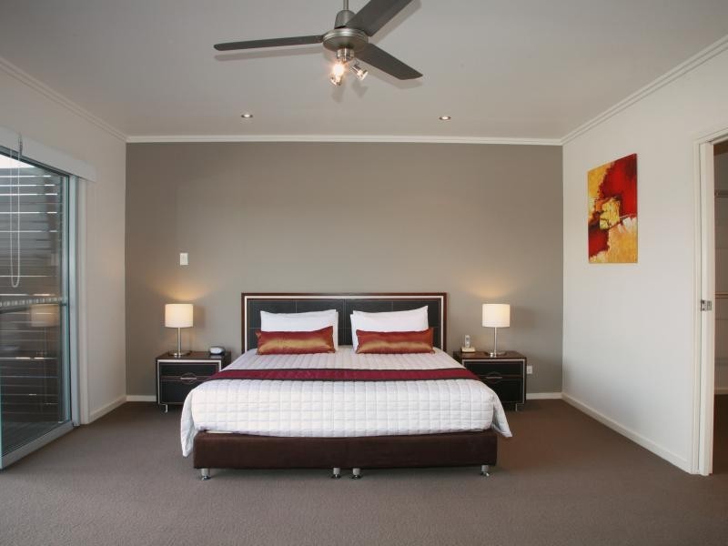 80 Moolyyir Steet, Urangan QLD 4655